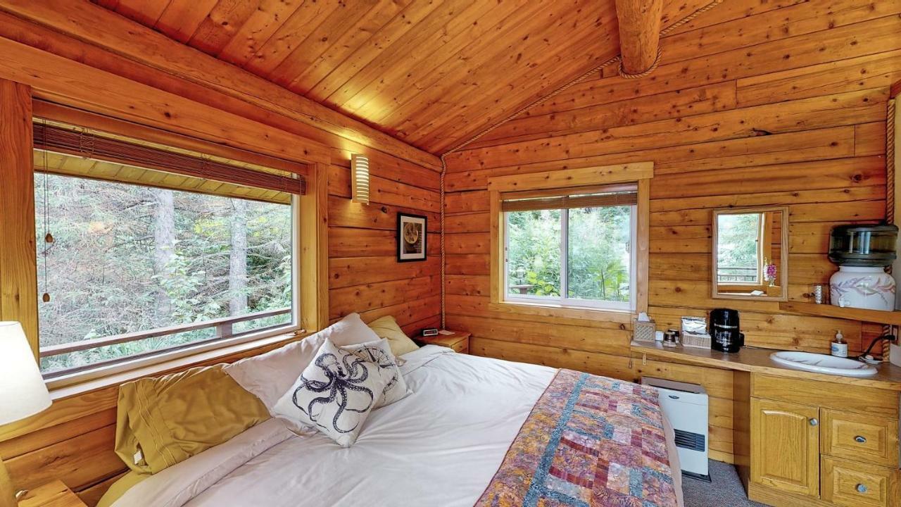 Stillpoint Lodge - All-Inclusive Halibut Cove المظهر الخارجي الصورة