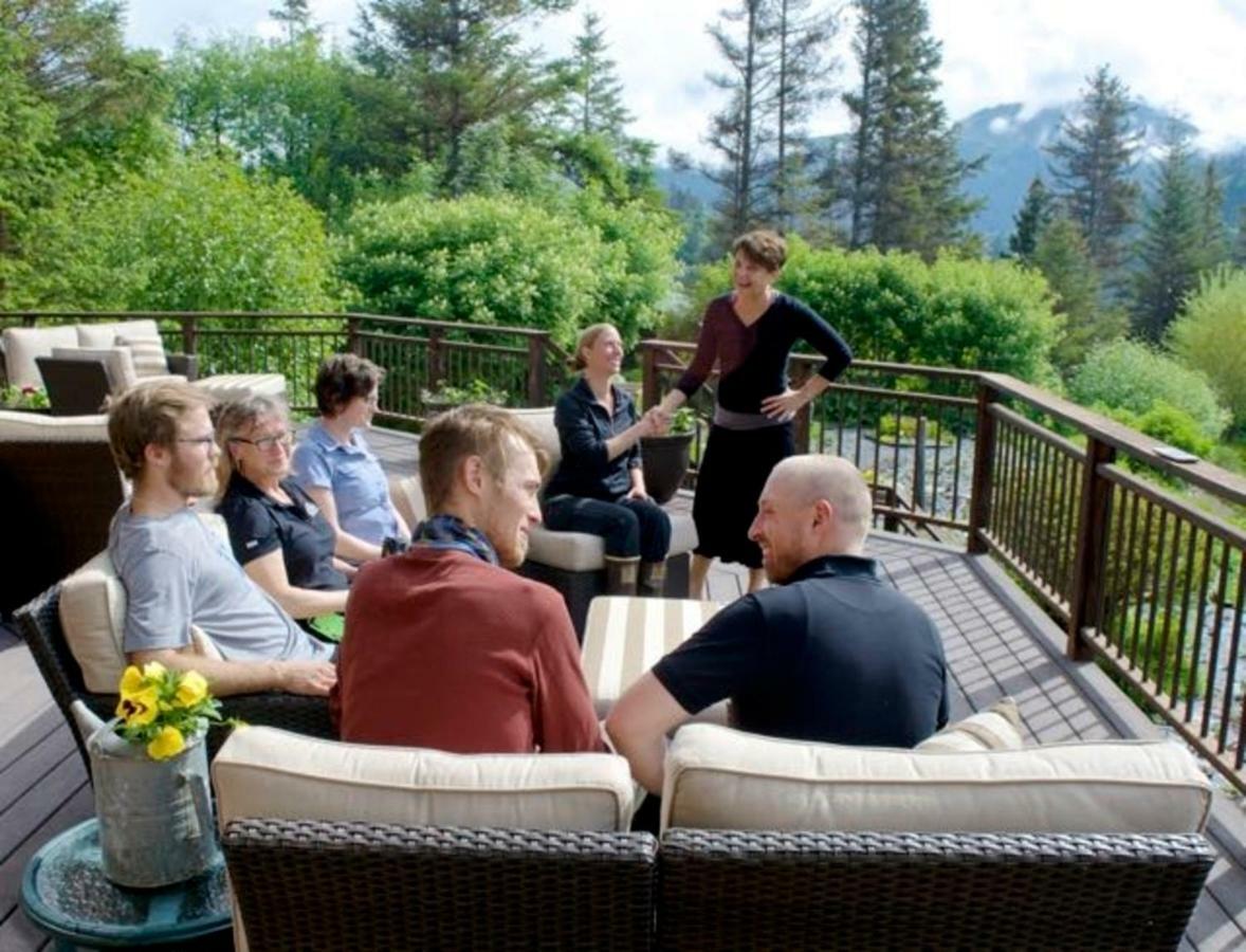 Stillpoint Lodge - All-Inclusive Halibut Cove المظهر الخارجي الصورة